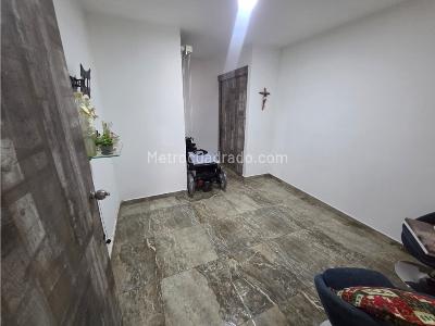 Casa de 5 alcobas en venta en Barrio La Florida, Sabaneta, 210 m² · foto 18 de 20