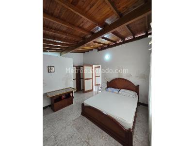 Casa de 4 alcobas en venta en Cabañas, Bello, 236 m² · foto 7 de 13