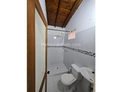 Casa de 4 alcobas en venta en Cabañas, Bello, 236 m² · foto 11 de 13