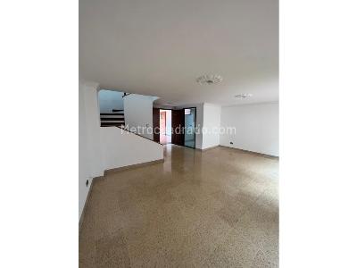 Casa de 4 alcobas en venta en Bosques El Chuscal, Envigado, 204 m² · foto 11 de 20