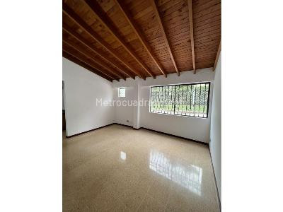 Casa de 4 alcobas en venta en Bosques El Chuscal, Envigado, 204 m² · foto 17 de 20