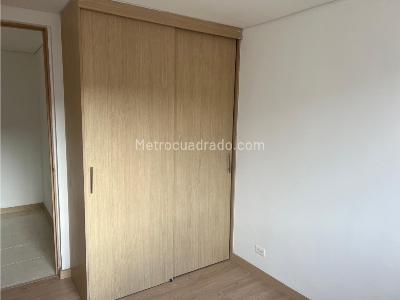 Apartamento de 3 alcobas en venta en Machado, Bello, 80 m² · foto 6 de 13