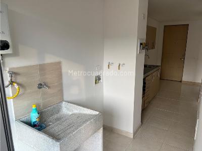 Apartamento de 3 alcobas en venta en Machado, Bello, 80 m² · foto 11 de 13
