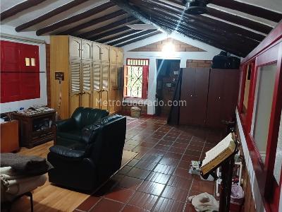 Casa de 5 alcobas en venta en San Felix, Bello, 256 m² · foto 3 de 16