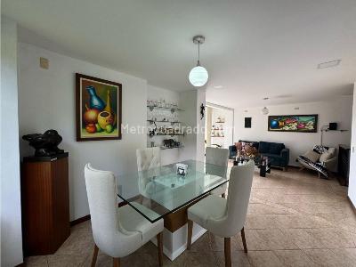 Casa de 3 alcobas en venta en Cumbres, Envigado, 250 m² · foto 3 de 18