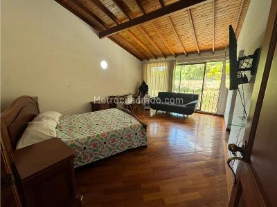 Casa de 3 alcobas en venta en Cumbres, Envigado, 250 m² · foto 7 de 18