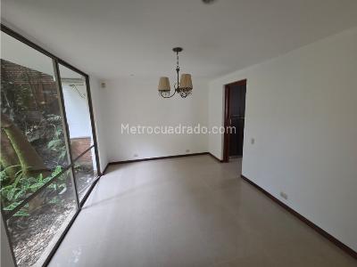 Casa de 3 alcobas en venta en Loma Del Esmeraldal, Envigado, 240 m² · foto 3 de 20