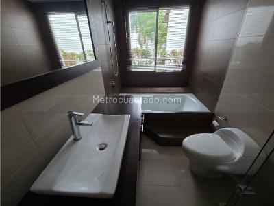Casa de 3 alcobas en venta en Loma Del Esmeraldal, Envigado, 240 m² · foto 15 de 20