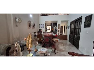 Casa de 3 alcobas en venta en Cabañas, Bello, 194 m² · foto 2 de 17