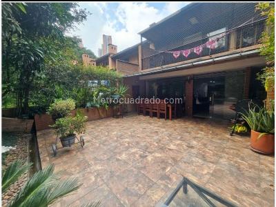 Casa de 5 alcobas en venta en Zona Brujas, Envigado, 368 m² · foto 3 de 19