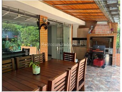 Casa de 5 alcobas en venta en Zona Brujas, Envigado, 368 m² · foto 4 de 19
