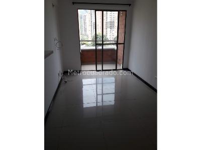 Apartamento de 3 alcobas en venta en Vegas De La Doctora, Sabaneta, 56 m² · foto 3 de 15