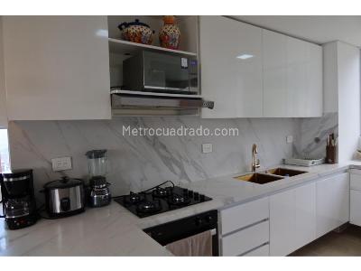 Apartamento de 4 alcobas en arriendo en El Poblado, Medellín, 210 m² · foto 2 de 20