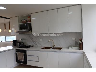 Apartamento de 4 alcobas en arriendo en El Poblado, Medellín, 210 m² · foto 4 de 20