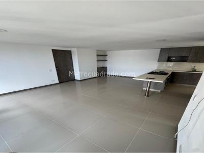 Apartamento de 3 alcobas en venta en El Chingui, Envigado, 82 m² · foto 3 de 16