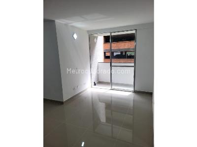 Apartamento de 3 alcobas en venta en Niquia, Bello, 54 m² · foto 2 de 6