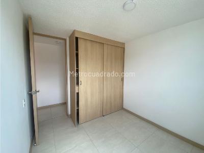 Apartamento de 3 alcobas en venta en Amazonia, Bello, 67 m² · foto 6 de 15