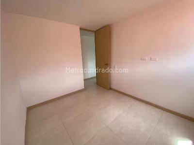 Apartamento de 3 alcobas en venta en Amazonia, Bello, 67 m² · foto 10 de 15