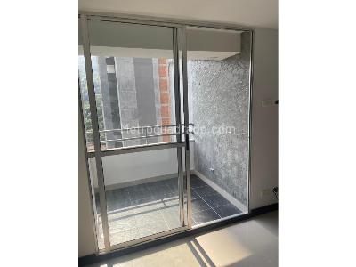 Apartamento de 3 alcobas en venta en Madera, Bello, 57 m² · foto 2 de 14