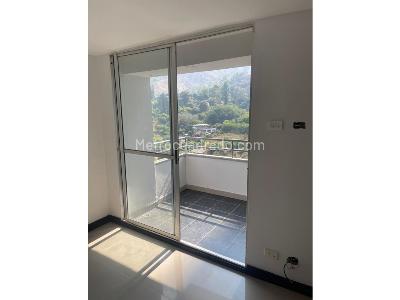 Apartamento de 3 alcobas en venta en Madera, Bello, 57 m² · foto 3 de 14