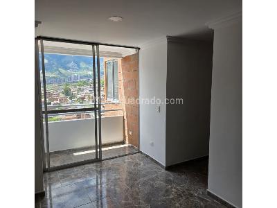 Apartamento de 3 alcobas en venta en Niquia, Bello, 60 m² · foto 3 de 11
