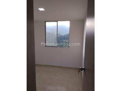 Apartamento de 3 alcobas en venta en San Jose, Sabaneta, 58 m² · foto 10 de 13