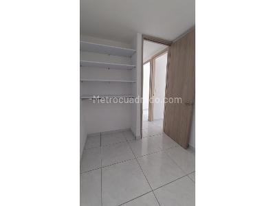 Apartamento de 2 alcobas en venta en Navarra Bello, Bello, 45 m² · foto 5 de 8