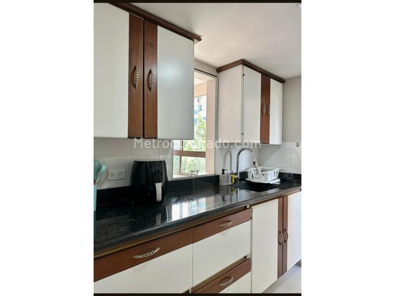 Piso – Medellín, Patio Bonito, El Poblado - Vista 2