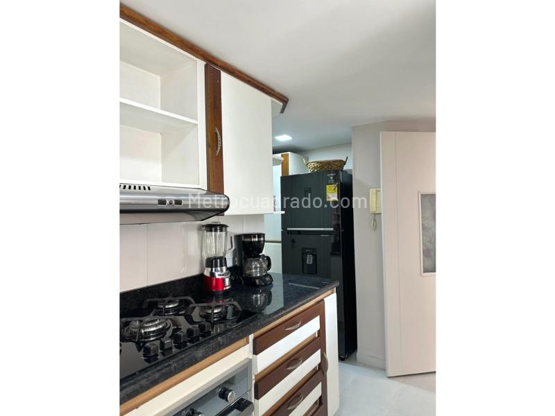 Piso – Medellín, Patio Bonito, El Poblado - Vista 3