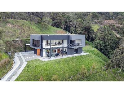 Casa de 5 alcobas en venta en Norte America, Bello, 290 m² · foto 8 de 13