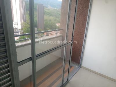 Apartamento de 3 alcobas en venta en Amazonia, Bello, 58 m² · foto 3 de 12