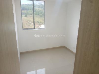 Apartamento de 3 alcobas en venta en Amazonia, Bello, 58 m² · foto 5 de 12
