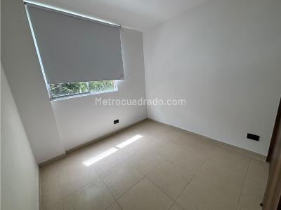 Apartamento de 3 alcobas en venta en Amazonia, Bello, 55 m² · foto 9 de 15