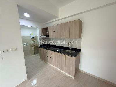 Apartamento de 2 alcobas en venta en Niquia, Bello, 54 m² · foto 2 de 18