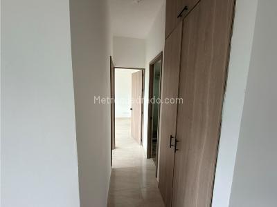 Apartamento de 2 alcobas en venta en Niquia, Bello, 54 m² · foto 5 de 18