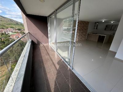 Apartamento de 3 alcobas en venta en Navarra Bello, Bello, 88 m² · foto 6 de 20