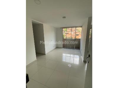 Apartamento de 3 alcobas en venta en Bello Ciudad De Los Puertos, Bello, 55 m² · foto 2 de 11
