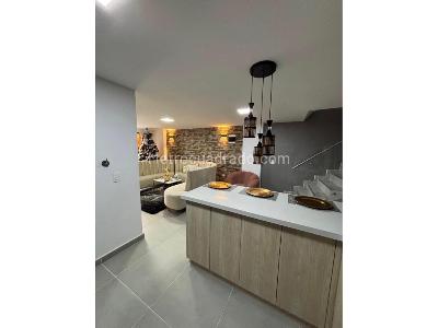Apartamento de 4 alcobas en venta en Cabañas, Bello, 220 m² · foto 2 de 13