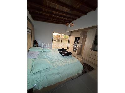 Apartamento de 4 alcobas en venta en Cabañas, Bello, 220 m² · foto 10 de 13