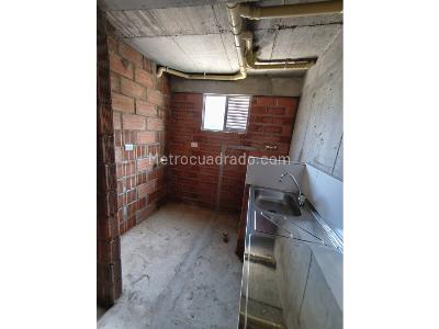 Apartamento de 3 alcobas en venta en Madera, Bello, 54 m² · foto 5 de 13