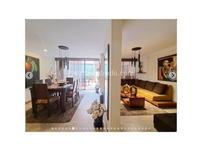 Casa de 4 alcobas en venta en Loma De Los Bernal, Medellín, 210 m² · foto 3 de 20