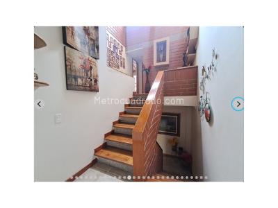 Casa de 4 alcobas en venta en Loma De Los Bernal, Medellín, 210 m² · foto 6 de 20