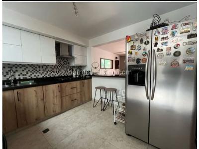Casa de 3 alcobas en venta en La Abadia, Envigado, 146 m² · foto 2 de 14
