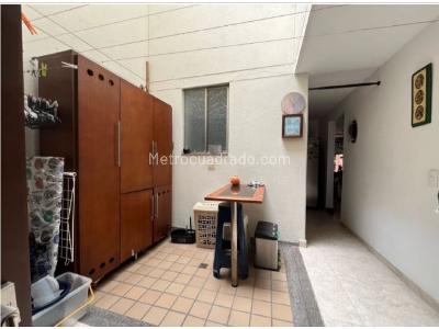 Casa de 3 alcobas en venta en La Abadia, Envigado, 146 m² · foto 9 de 14