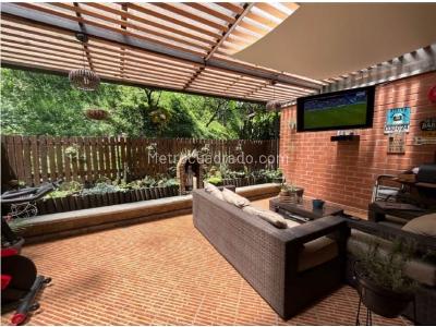 Casa de 3 alcobas en venta en La Abadia, Envigado, 146 m² · foto 12 de 14