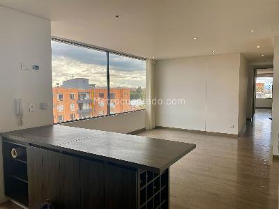 Apartamento de 3 alcobas en venta en Modelia Reservado, Bogotá, 79 m² · foto 4 de 13