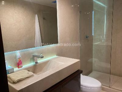 Apartamento de 3 alcobas en venta en Chico Navarra, Bogotá, 265 m² · foto 16 de 17