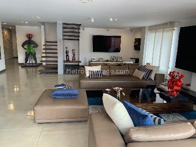 Apartamento de 3 alcobas en venta en Chico Navarra, Bogotá, 265 m² · foto 3 de 17