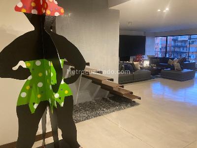 Apartamento de 3 alcobas en venta en Chico Navarra, Bogotá, 265 m² · foto 5 de 17