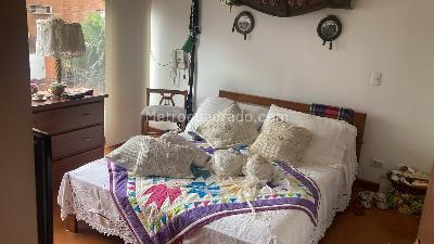 Apartamento de 2 alcobas en venta en Chico Navarra, Bogotá, 94 m² · foto 10 de 13